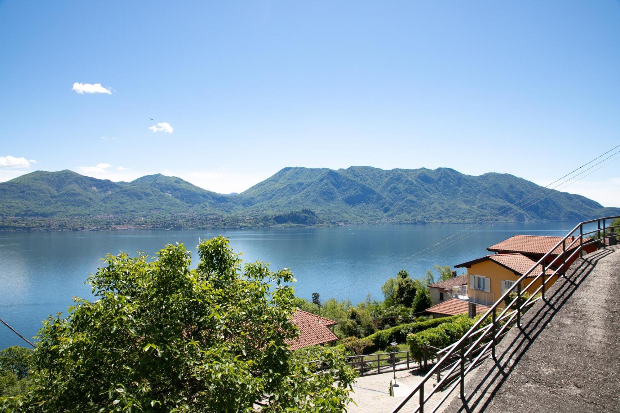 Casa Del Lago Villa Oggebio Exterior photo